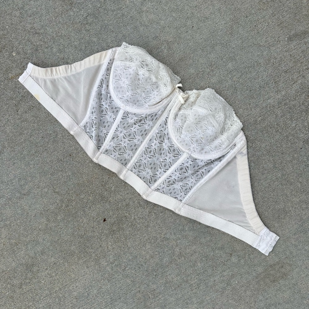 Gelmart Made in Philippines White Lace Vintage Corset Bustier 38D